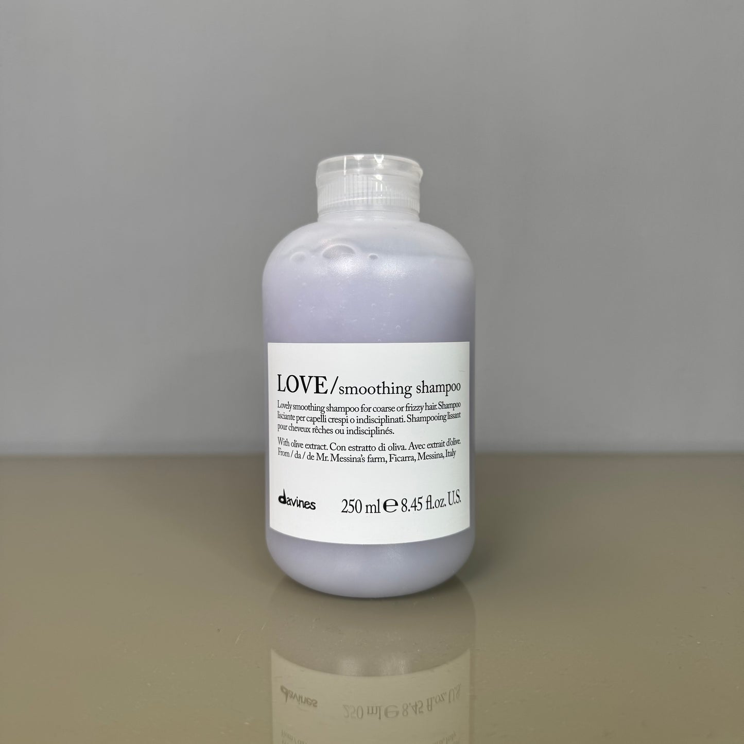 Shampoo lisciante per capelli crespi